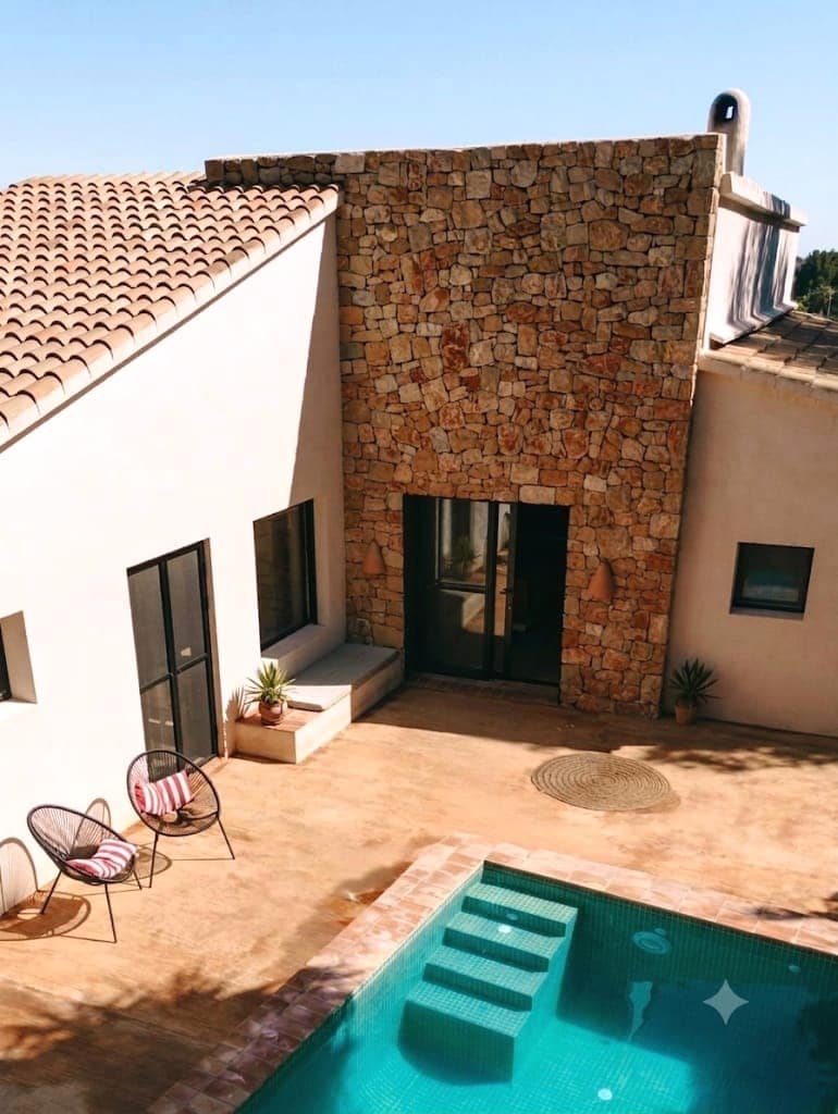 6 bedroom Villa for sale in Denia with pool - € 940,000 (Ref: 10033368)