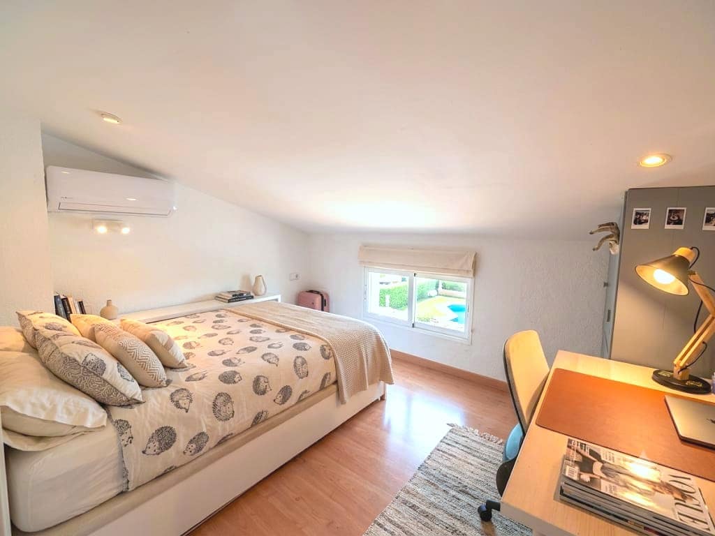 2 soverom Rekkehus til salgs i Denia med svømmebasseng garasje - € 315 000 (Ref: 10041935)
