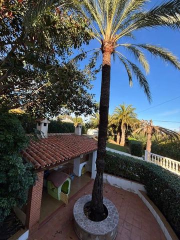 Chalet de 6 habitaciones en El Montgó, Dénia en venta con piscina garaje - 849.000 € (Ref: 10123363)