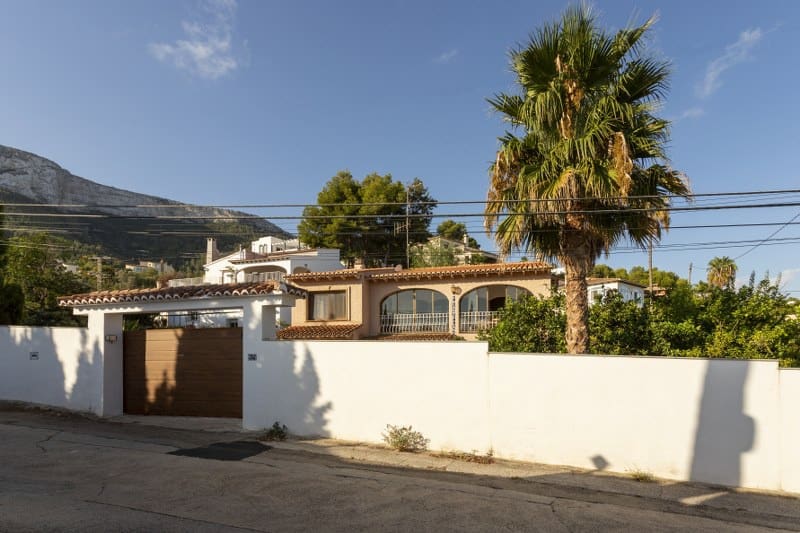 4 sypialnia Willa na sprzedaż w Denia z basenem garażem - 575 000 € (Ref: 8617229)
