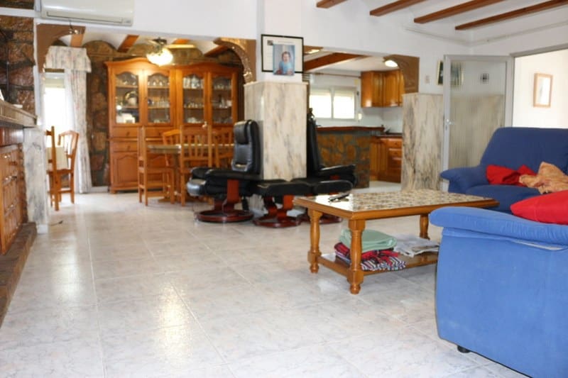 6 soveværelse Finca/Landehus til salg i Denia med swimmingpool garage - € 1.100.000 (Ref: 8764742)