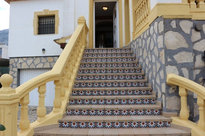 6 soveværelse Finca/Landehus til salg i Denia med swimmingpool garage - € 1.100.000 (Ref: 8764742)