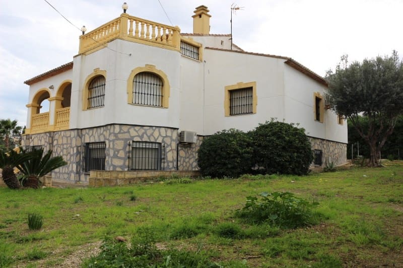 6 soveværelse Finca/Landehus til salg i Denia med swimmingpool garage - € 1.100.000 (Ref: 8764742)