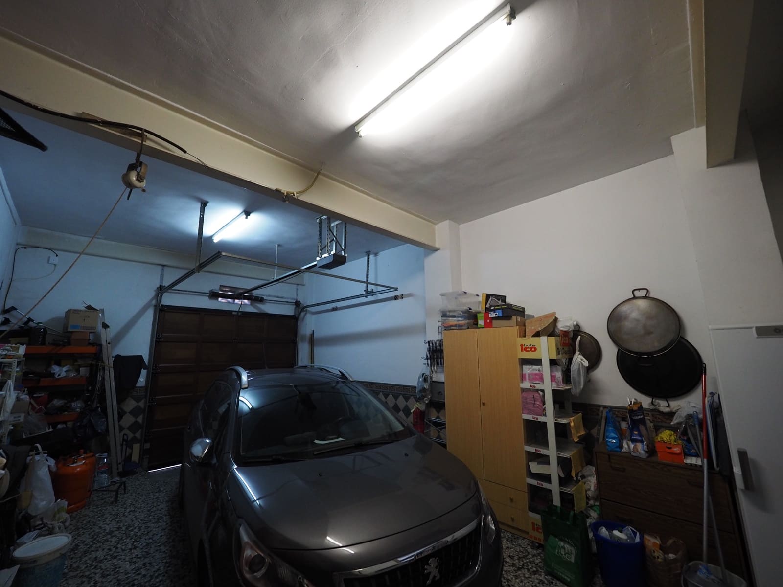 7 makuuhuone Omakotitalo myytävänä paikassa Oliva mukana 
autotalli - 280 000 € (Ref: 8821166)