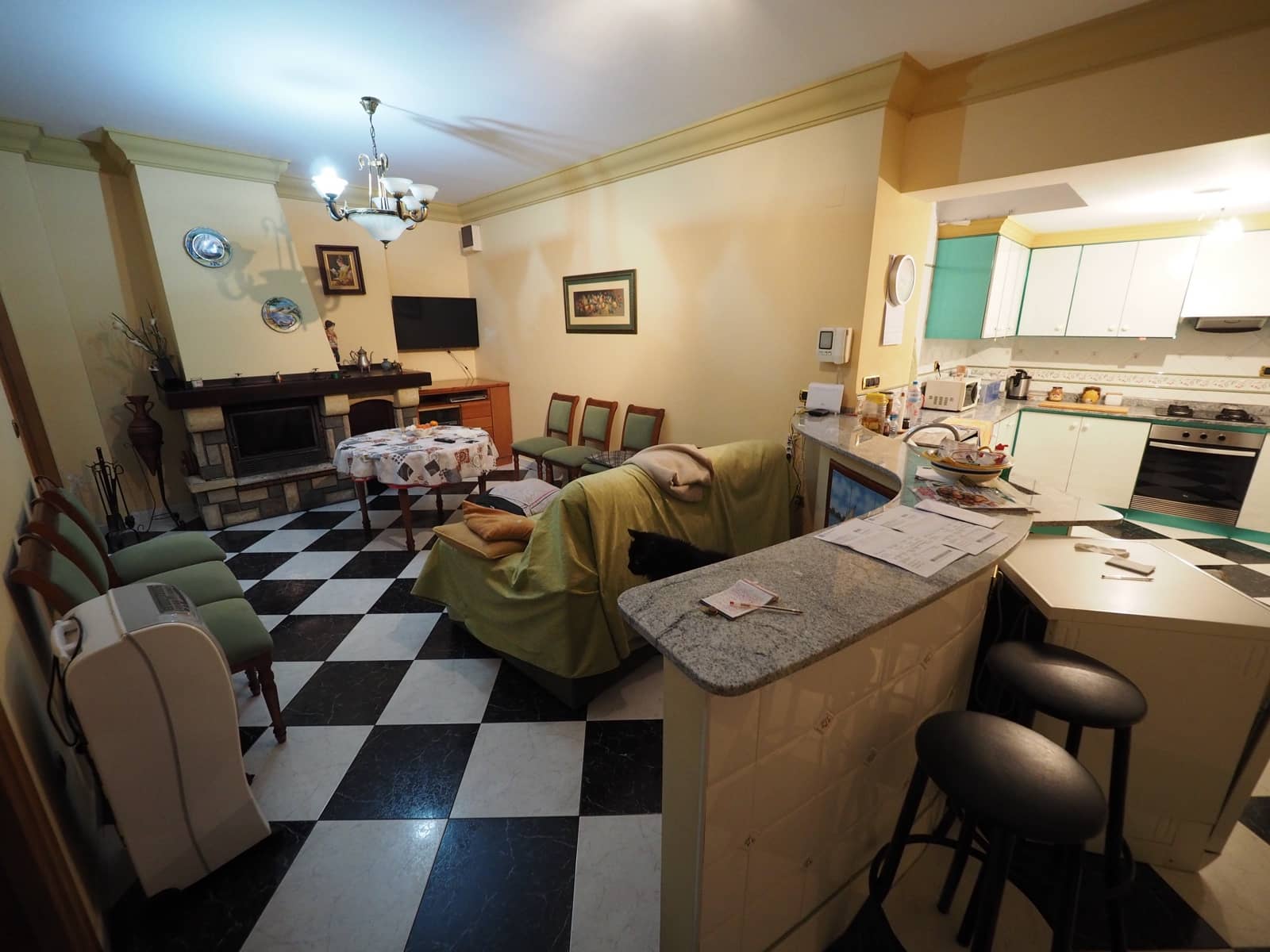 7 makuuhuone Omakotitalo myytävänä paikassa Oliva mukana 
autotalli - 280 000 € (Ref: 8821166)