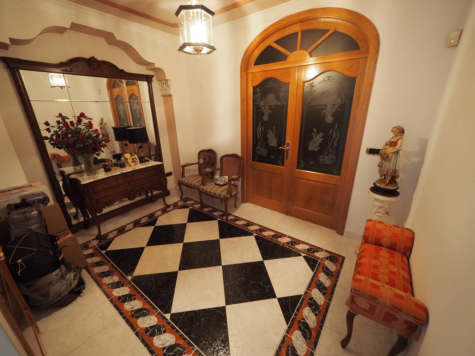 7 makuuhuone Omakotitalo myytävänä paikassa Oliva mukana 
autotalli - 280 000 € (Ref: 8821166)