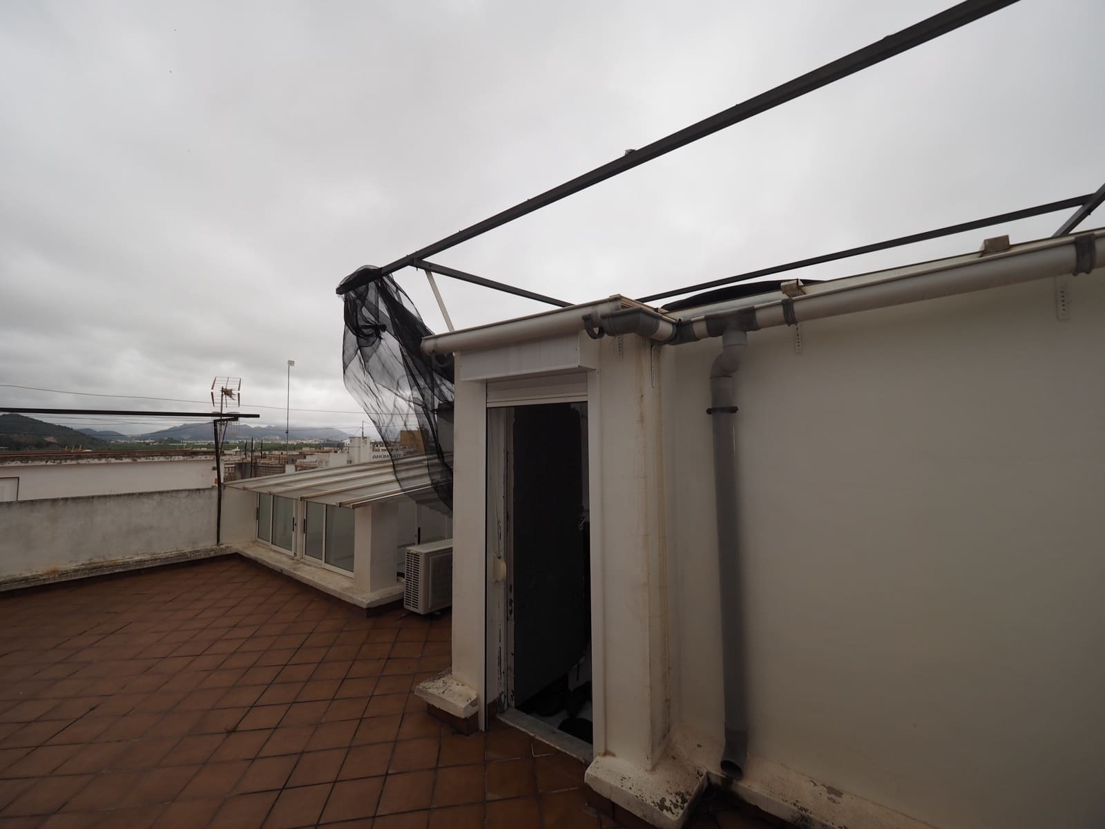 7 makuuhuone Omakotitalo myytävänä paikassa Oliva mukana 
autotalli - 280 000 € (Ref: 8821166)