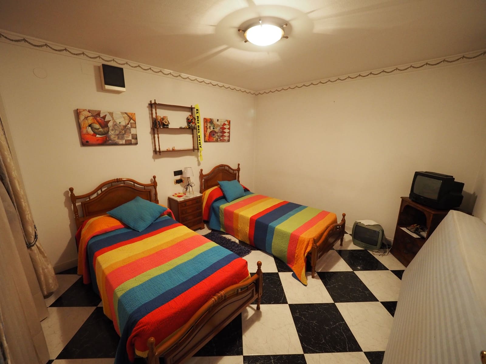 7 makuuhuone Omakotitalo myytävänä paikassa Oliva mukana 
autotalli - 280 000 € (Ref: 8821166)