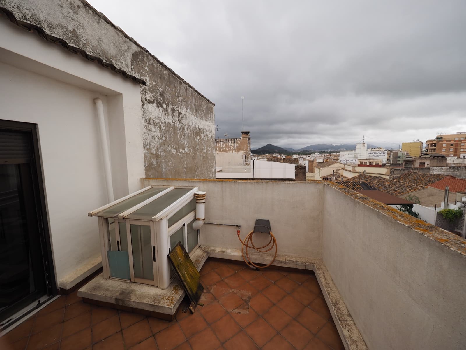 7 makuuhuone Omakotitalo myytävänä paikassa Oliva mukana 
autotalli - 280 000 € (Ref: 8821166)