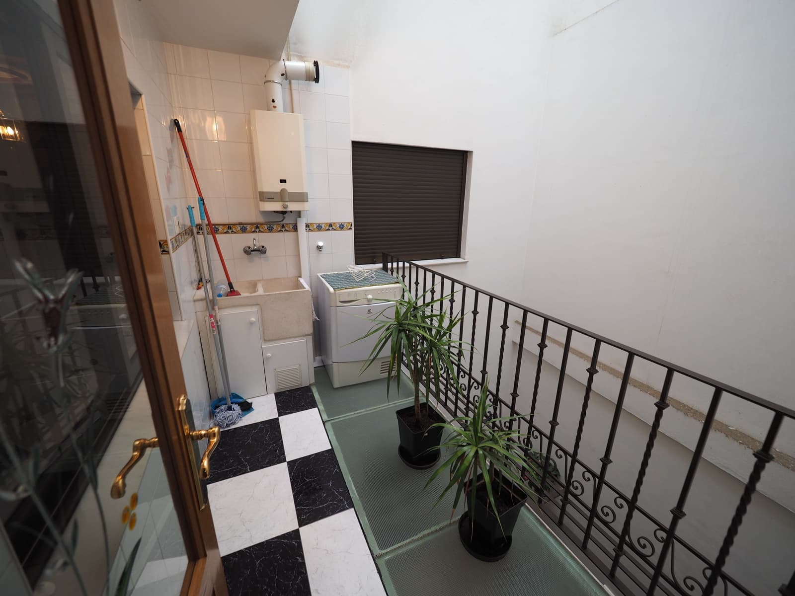 7 makuuhuone Omakotitalo myytävänä paikassa Oliva mukana 
autotalli - 280 000 € (Ref: 8821166)