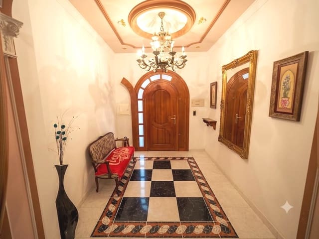 Casa de 7 habitaciones en Oliva en venta con garaje - 285.000 € (Ref: 8821166)
