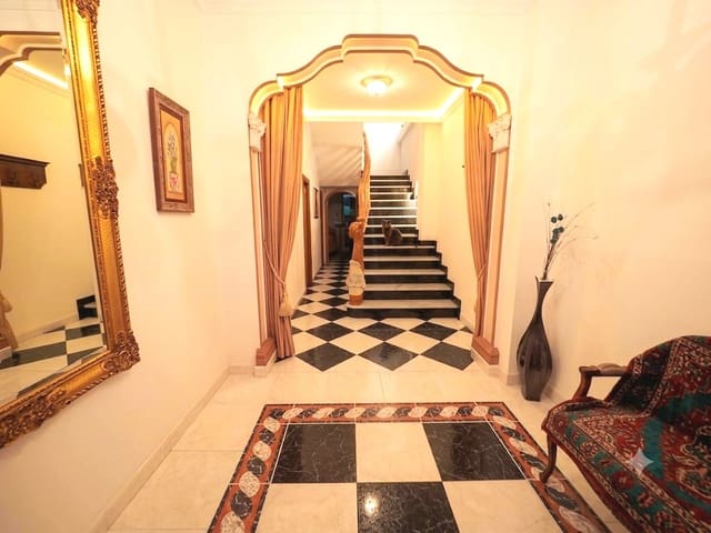 Casa de 7 habitaciones en Oliva en venta con garaje - 285.000 € (Ref: 8821166)