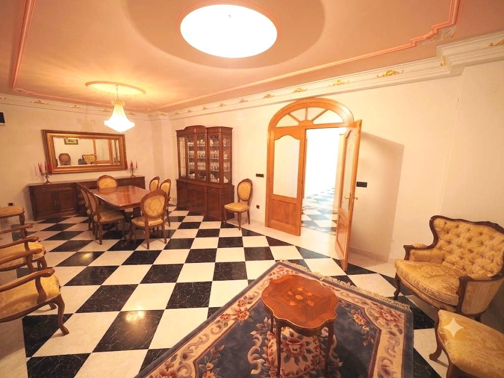 7 chambre Maison de Ville à vendre à Oliva avec garage - 285 000 € (Ref: 8821166)