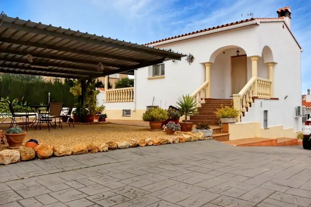 5 quarto Moradia para venda em Denia com piscina garagem - 549 000 € (Ref: 8851025)