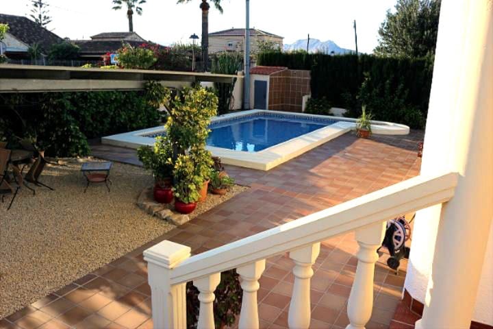 5 quarto Moradia para venda em Denia com piscina garagem - 549 000 € (Ref: 8851025)