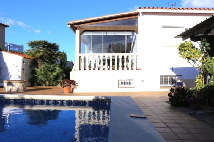 5 quarto Moradia para venda em Denia com piscina garagem - 549 000 € (Ref: 8851025)
