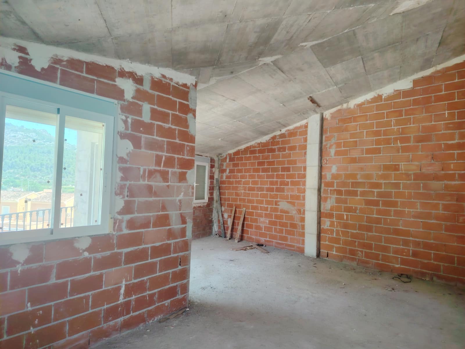 4 soveværelse Byhus til salg i Sagra - € 159.000 (Ref: 9246082)