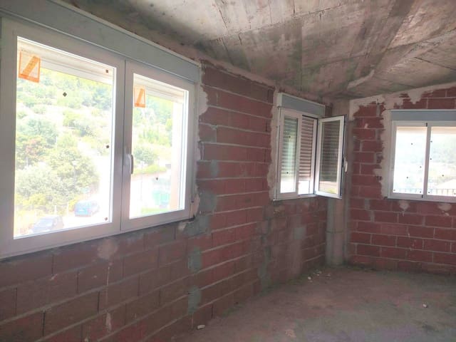 4 makuuhuone Omakotitalo myytävänä paikassa Sagra - 159 000 € (Ref: 9246082)