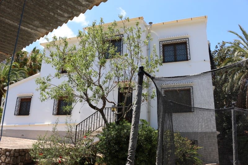 6 sovrum Villa till salu i Denia med pool garage - 900 000 € (Ref: 9325903)