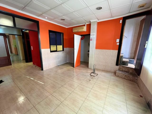 6 makuuhuone Omakotitalo myytävänä paikassa Oliva - 169 000 € (Ref: 9341630)