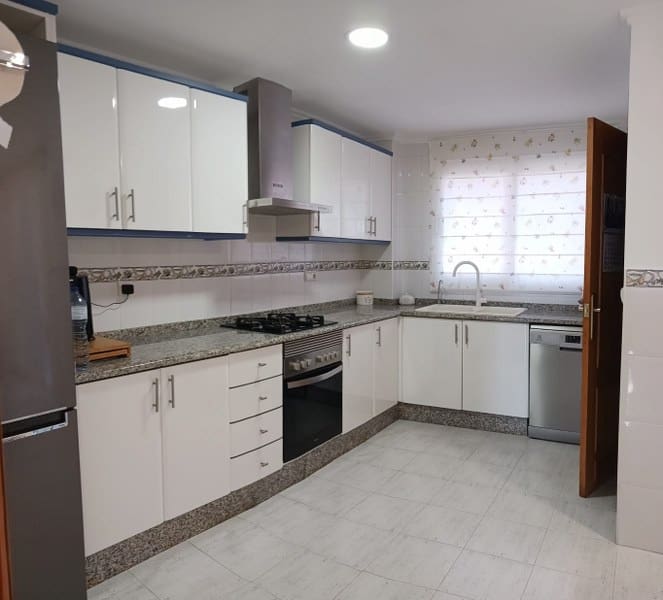 3 slaapkamer Rijtjeshuis te koop in Denia met zwembad garage - € 341.000 (Ref: 9348621)