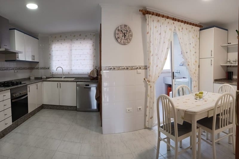 3 slaapkamer Rijtjeshuis te koop in Denia met zwembad garage - € 341.000 (Ref: 9348621)