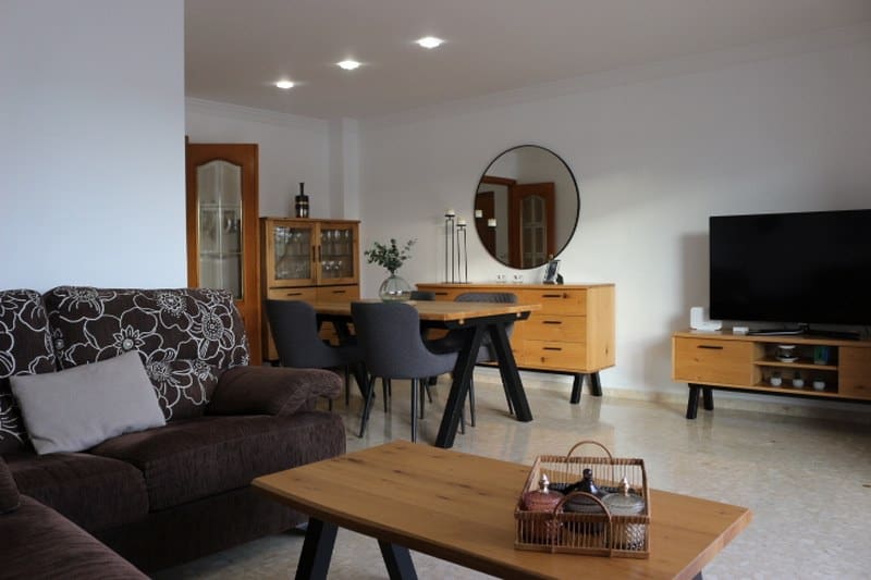 3 slaapkamer Rijtjeshuis te koop in Denia met zwembad garage - € 341.000 (Ref: 9348621)