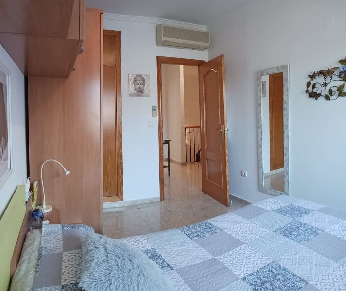 3 slaapkamer Rijtjeshuis te koop in Denia met zwembad garage - € 341.000 (Ref: 9348621)