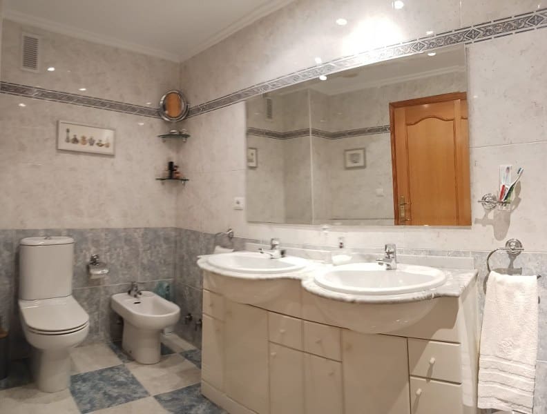 3 slaapkamer Rijtjeshuis te koop in Denia met zwembad garage - € 341.000 (Ref: 9348621)