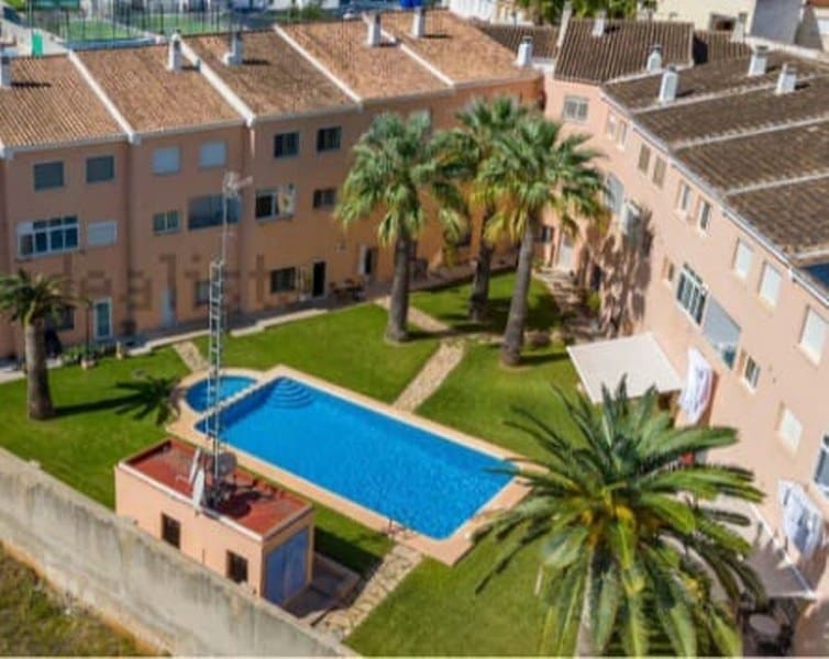3 slaapkamer Rijtjeshuis te koop in Denia met zwembad garage - € 341.000 (Ref: 9348621)