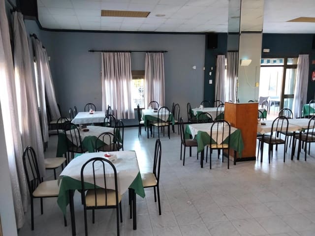 5 Zimmer Bar/Restaurant zu verkaufen in Tormos - 315.000 € (Ref: 9402822)