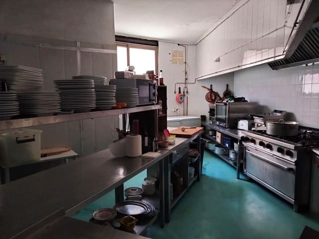 5 Zimmer Bar/Restaurant zu verkaufen in Tormos - 315.000 € (Ref: 9402822)