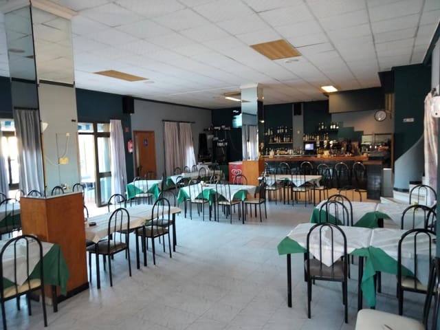 5 Zimmer Bar/Restaurant zu verkaufen in Tormos - 315.000 € (Ref: 9402822)