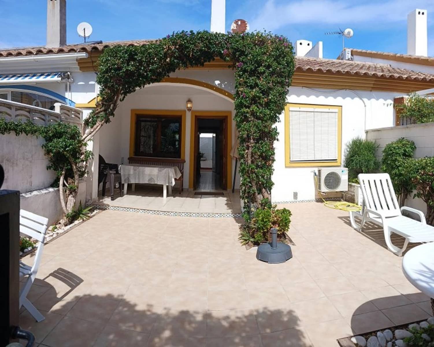 2 slaapkamer Halfvrijstaande villa te koop in El Vergel / Verger met zwembad garage - € 269.000 (Ref: 9426846)