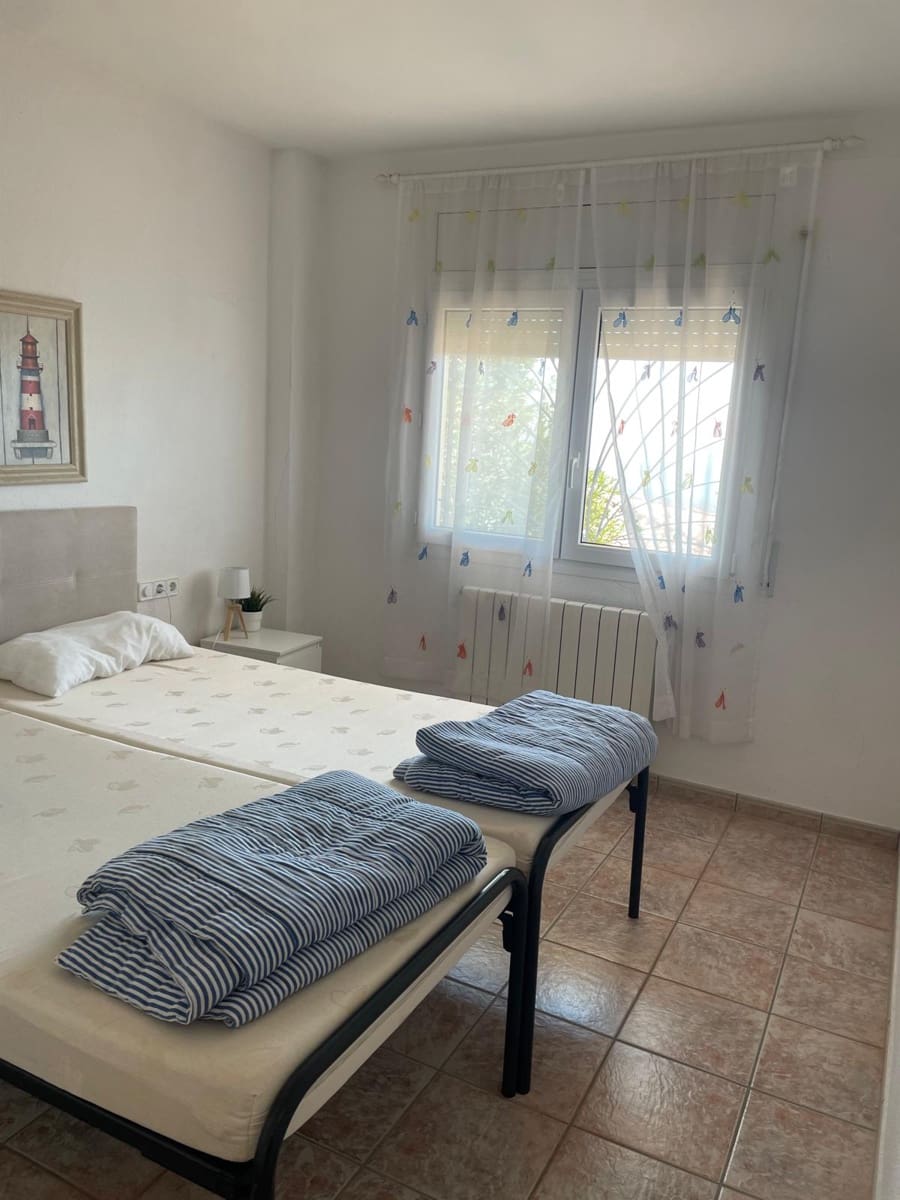 4 slaapkamer Rijtjeshuis te koop in Roses met zwembad garage - € 745.000 (Ref: 9441616)