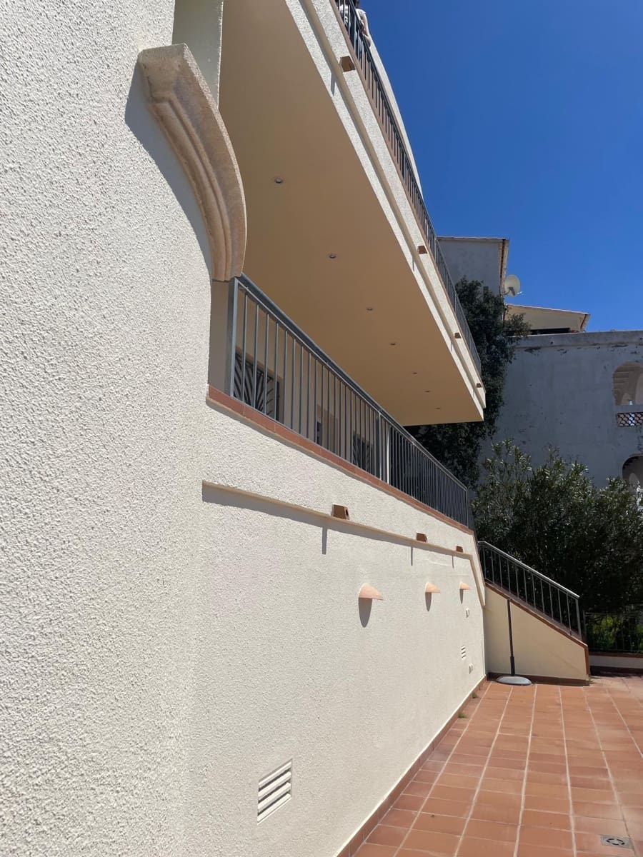 4 slaapkamer Rijtjeshuis te koop in Roses met zwembad garage - € 745.000 (Ref: 9441616)