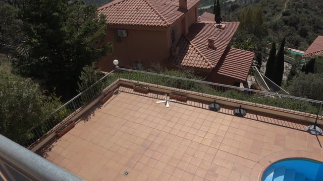 4 slaapkamer Rijtjeshuis te koop in Roses met zwembad garage - € 745.000 (Ref: 9441616)