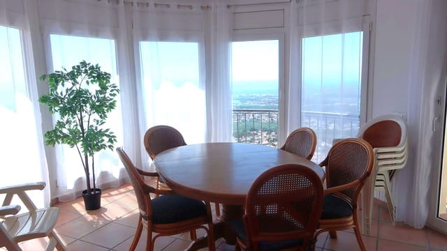 4 slaapkamer Rijtjeshuis te koop in Roses met zwembad garage - € 745.000 (Ref: 9441616)