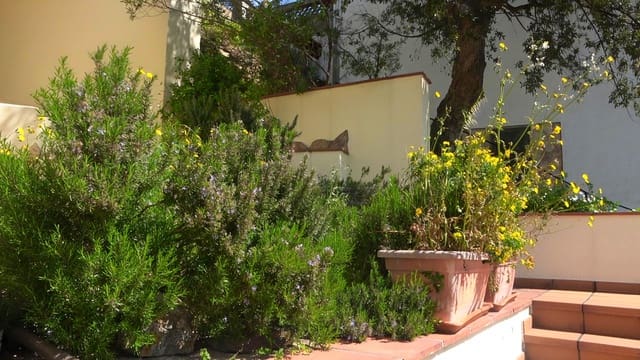 4 slaapkamer Rijtjeshuis te koop in Roses met zwembad garage - € 745.000 (Ref: 9441616)