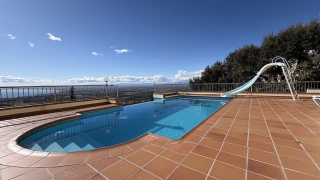 4 soveværelse Rækkehus til salg i Roses med swimmingpool garage - € 745.000 (Ref: 9441616)