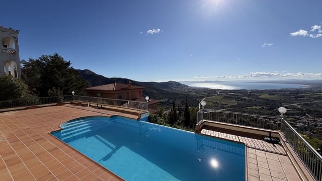 4 soveværelse Rækkehus til salg i Roses med swimmingpool garage - € 745.000 (Ref: 9441616)