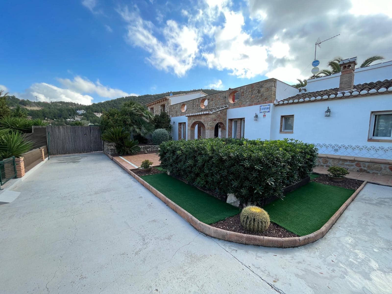 12 Zimmer Finca/Landgut zu verkaufen in Lliber mit Pool Garage - 1.550.000 € (Ref: 9451775)