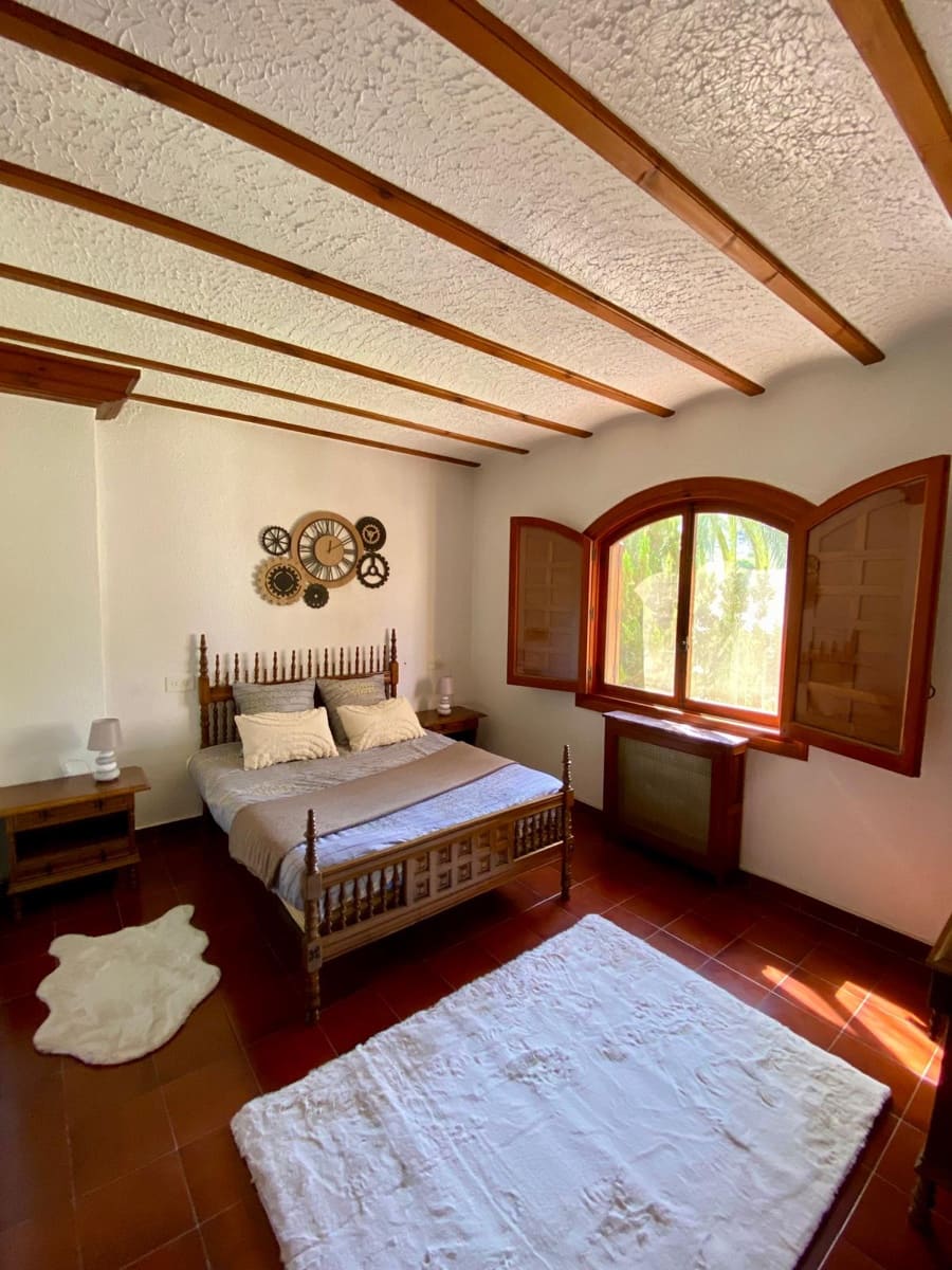 13 soveværelse Finca/Landehus til salg i Elda med swimmingpool garage - € 980.000 (Ref: 9548491)