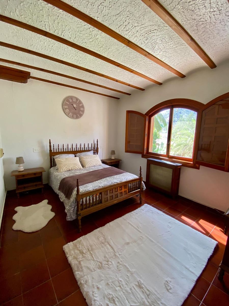 13 soveværelse Finca/Landehus til salg i Elda med swimmingpool garage - € 980.000 (Ref: 9548491)