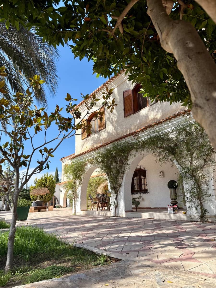 13 soveværelse Finca/Landehus til salg i Elda med swimmingpool garage - € 980.000 (Ref: 9548491)