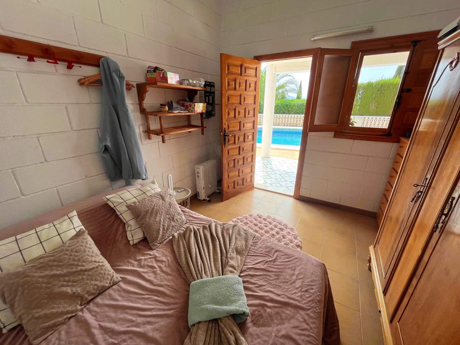 13 sypialnia Finka/Dom wiejski na sprzedaż w Elda z basenem garażem - 980 000 € (Ref: 9548491)