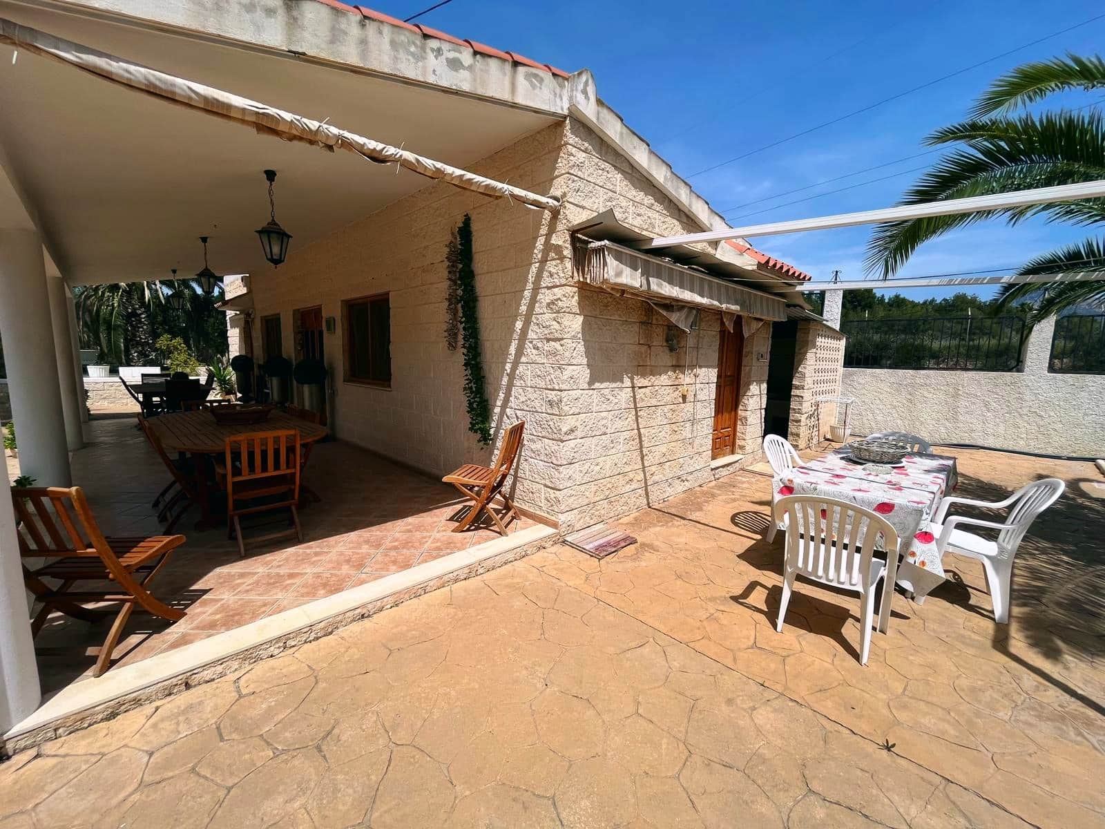 13 sypialnia Finka/Dom wiejski na sprzedaż w Elda z basenem garażem - 980 000 € (Ref: 9548491)