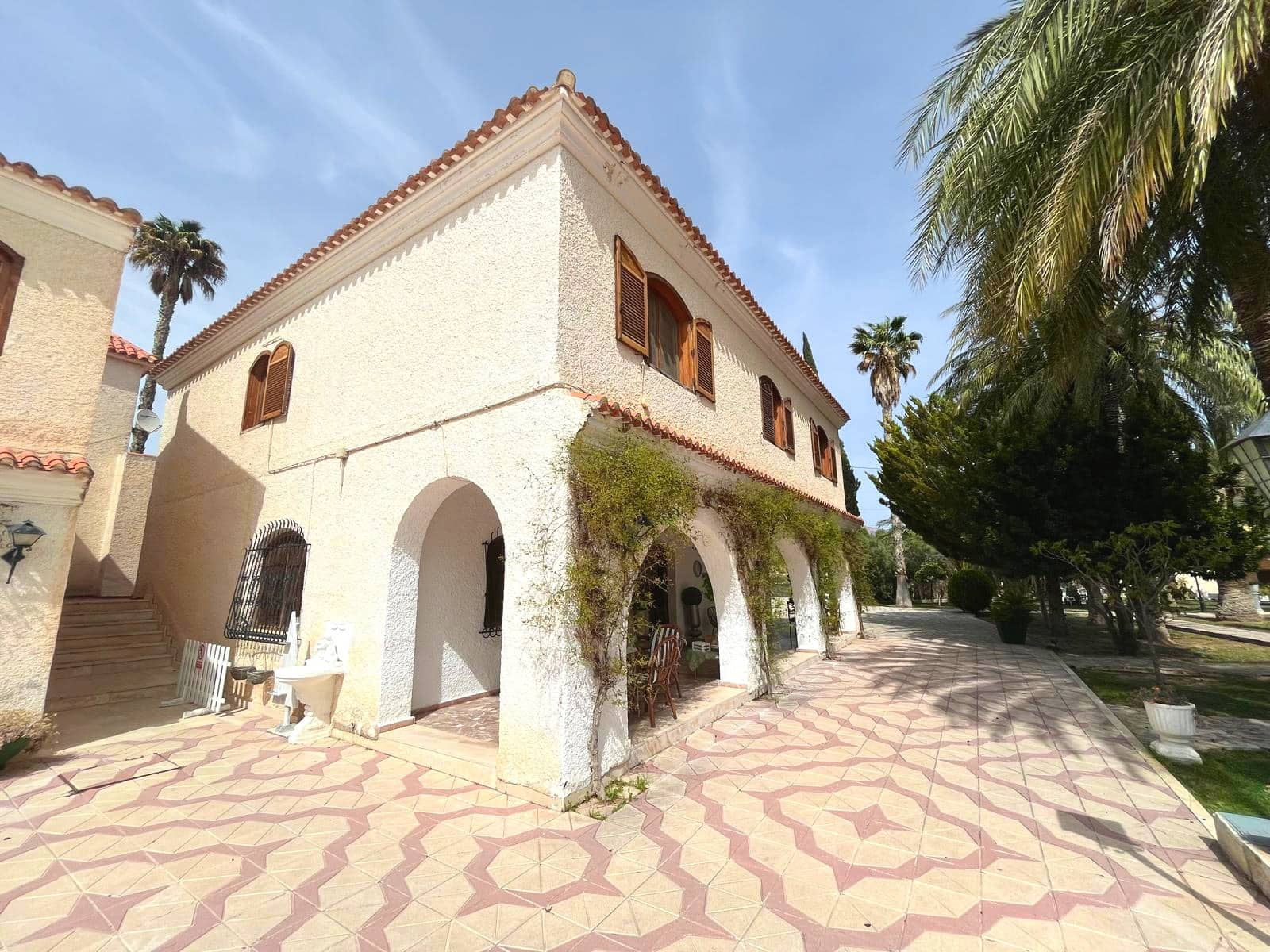 13 sypialnia Finka/Dom wiejski na sprzedaż w Elda z basenem garażem - 980 000 € (Ref: 9548491)