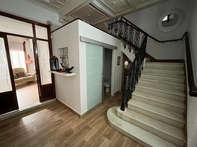 5 soverom Hus til salgs i Oliva Pueblo, Oliva - € 360 000 (Ref: 9578209)