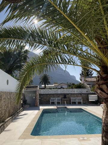 2 soveværelse Villa til salg i El Montgó, Dénia med swimmingpool garage - € 685.000 (Ref: 9581390)